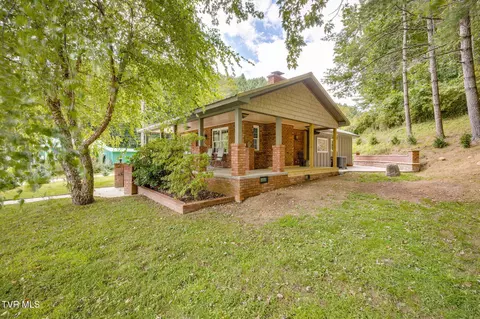 102 Smith Branch Road Roan Mountain Tn 37687, Roan Mountain, TN 37687