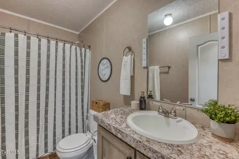 Bath - 30 Ebenezer Loop Chuckey Tn 37641, Chuckey, TN 37641 photo 2 of 2