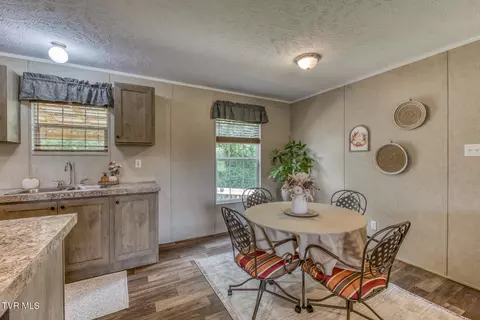 Dining - 30 Ebenezer Loop Chuckey Tn 37641, Chuckey, TN 37641 photo 1 of 2