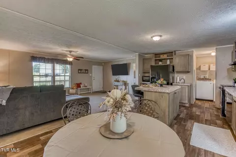 Dining - 30 Ebenezer Loop Chuckey Tn 37641, Chuckey, TN 37641 photo 2 of 2