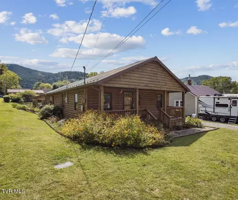 706 E 2nd Street Damascus Va 24236, Damascus, VA 24236
