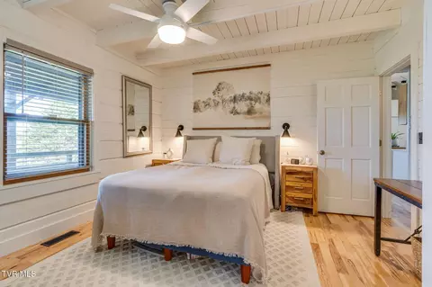 Bedroom - 320 Barren Road Chuckey Tn 37641, Chuckey, TN 37641 photo 3 of 8