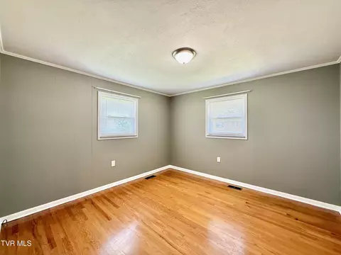 Bedroom - 616 E Barton Ridge Road Greeneville Tn 37745, Greeneville, TN 37745 photo 3 of 5