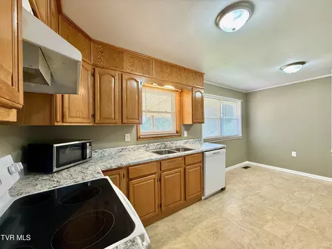 Kitchen - 616 E Barton Ridge Road Greeneville Tn 37745, Greeneville, TN 37745 photo 5 of 5