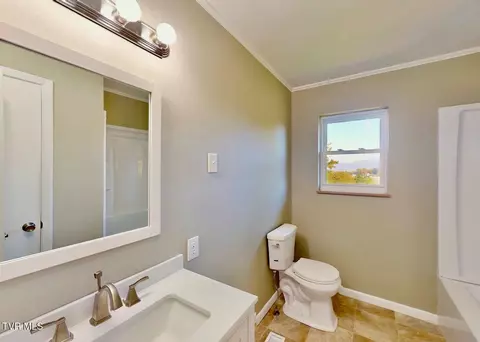 Bath - 616 E Barton Ridge Road Greeneville Tn 37745, Greeneville, TN 37745 photo 1 of 2