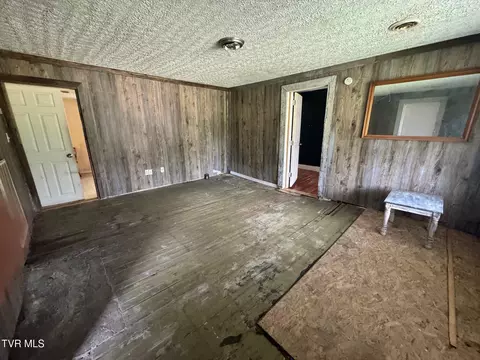 Living - 6420 Baileyton Road Greeneville Tn 37745, Greeneville, TN 37745 photo 2 of 2