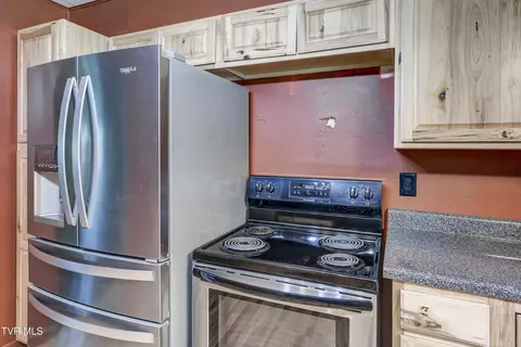 Kitchen - 239 Viss Honeycutt Road Erwin Tn 37650, Erwin, TN 37650 photo 4 of 4