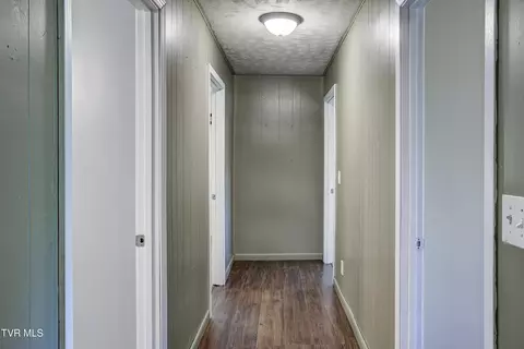 Entry Way - 239 Viss Honeycutt Road Erwin Tn 37650, Erwin, TN 37650 photo 3 of 3