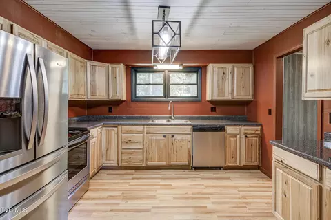 Kitchen - 239 Viss Honeycutt Road Erwin Tn 37650, Erwin, TN 37650 photo 1 of 4