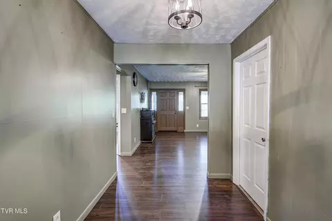 Entry Way - 239 Viss Honeycutt Road Erwin Tn 37650, Erwin, TN 37650 photo 2 of 3