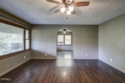 Living - 239 Viss Honeycutt Road Erwin Tn 37650, Erwin, TN 37650 photo 3 of 5