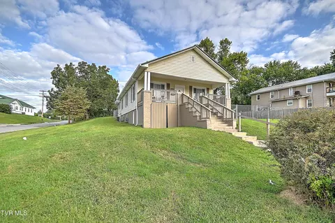 1101 E Fairview Avenue Johnson City Tn 37601, Johnson City, TN 37601 photo 6