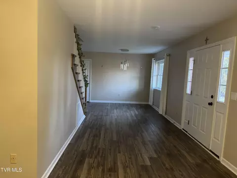 Living - 6023 Crystal Lane Wise Va 24293, Wise, VA 24293 photo 4 of 4