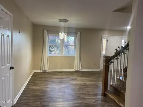 Living - 6023 Crystal Lane Wise Va 24293, Wise, VA 24293 photo 2 of 4