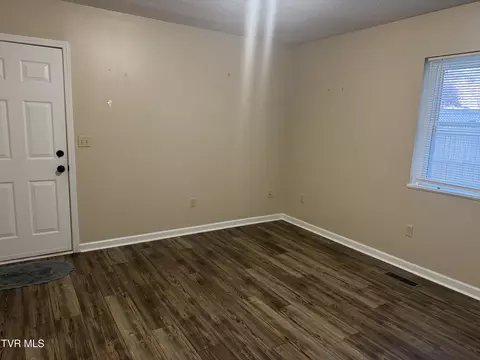 Living - 6023 Crystal Lane Wise Va 24293, Wise, VA 24293 photo 3 of 4