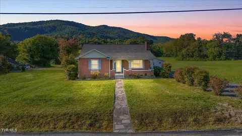 602 Massachusetts Avenue Unicoi Tn 37692, Unicoi, TN 37692