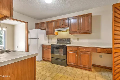 Kitchen - 1177 Pebble Drive Bristol Va 24201, Bristol, VA 24201 photo 3 of 3