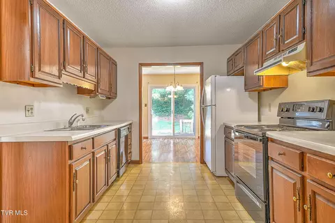 Kitchen - 1177 Pebble Drive Bristol Va 24201, Bristol, VA 24201 photo 2 of 3