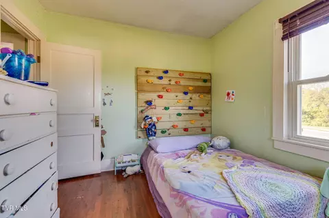 Bedroom - 1415 Highway 93 Fall Branch Tn 37656, Fall Branch, TN 37656 photo 4 of 5