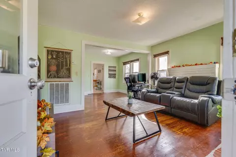 Entry Way - 1415 Highway 93 Fall Branch Tn 37656, Fall Branch, TN 37656 photo 1 of 1