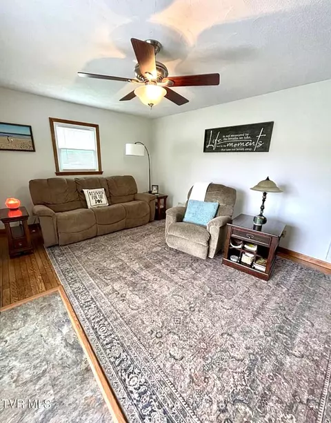 Living - 711 E Main Street Wise Va 24293, Wise, VA 24293 photo 4 of 4