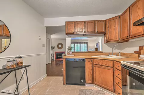 Kitchen - 141 Quail Run Bristol Va 24201, Bristol, VA 24201 photo 2 of 3