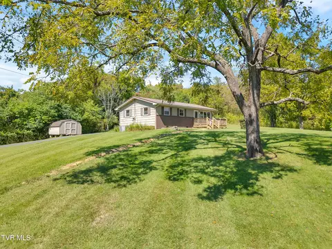134 Jackson Avenue Elizabethton Tn 37643, Elizabethton, TN 37643