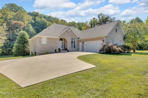 149 Country Club Drive Unicoi Tn 37692, Unicoi, TN 37692