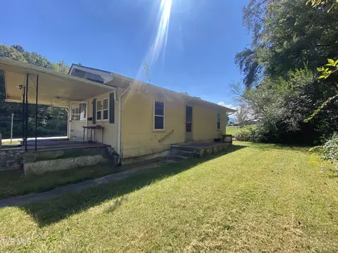 1535 Highway 321 Hampton Tn 37658, Hampton, TN 37658 photo 5