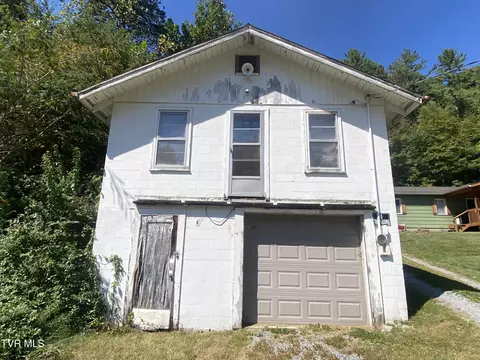 1535 Highway 321 Hampton Tn 37658, Hampton, TN 37658 photo 4