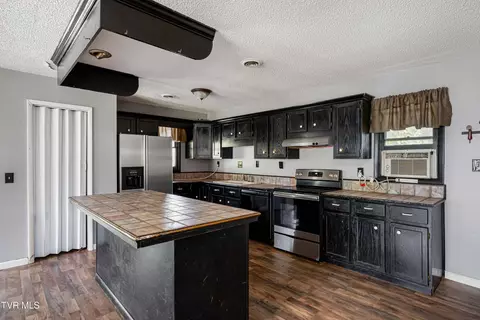 Kitchen - 419 Rock Creek Road Erwin Tn 37650, Erwin, TN 37650 photo 1 of 1