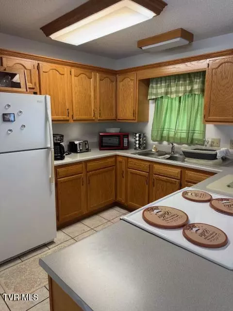 Kitchen - 165 Smith Avenue Erwin Tn 37650, Erwin, TN 37650 photo 3 of 3