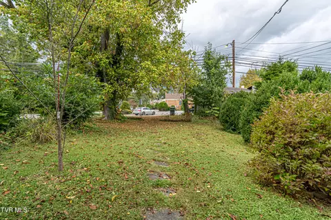 Exterior - 303 E Main Street Abingdon Va 24210, Abingdon, VA 24210 photo 5 of 8