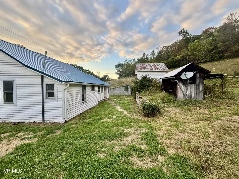 Exterior - 1625 Red Fletcher Road Jonesville Va 24263, Jonesville, VA 24263 photo 6 of 12