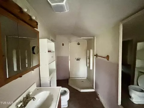 Bath - 1625 Red Fletcher Road Jonesville Va 24263, Jonesville, VA 24263 photo 1 of 2