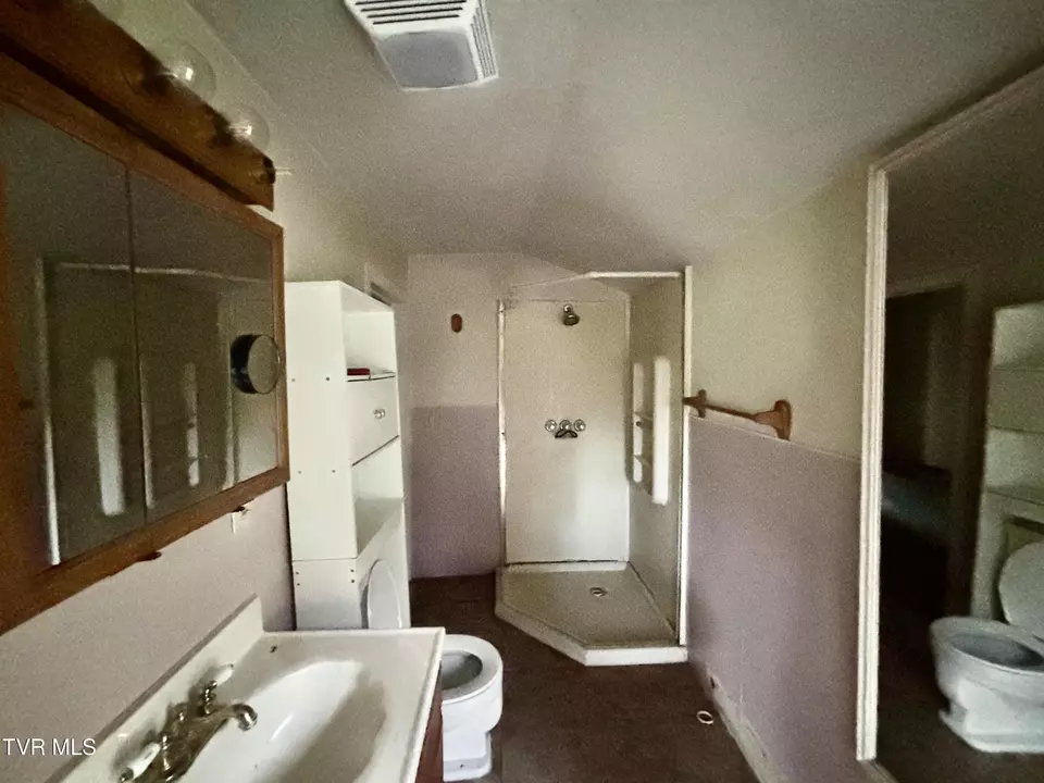 Bath - 1625 Red Fletcher Road Jonesville Va 24263, Jonesville, VA 24263 photo 1 of 2