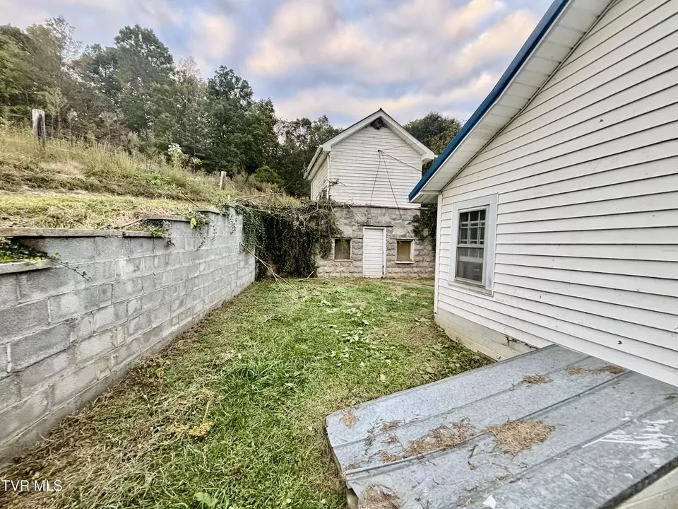 Exterior - 1625 Red Fletcher Road Jonesville Va 24263, Jonesville, VA 24263 photo 8 of 12