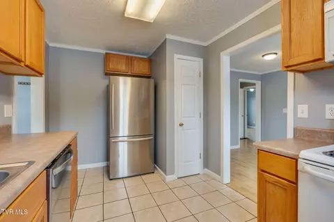 Kitchen - 219 New Avenue Erwin Tn 37650, Erwin, TN 37650 photo 4 of 4