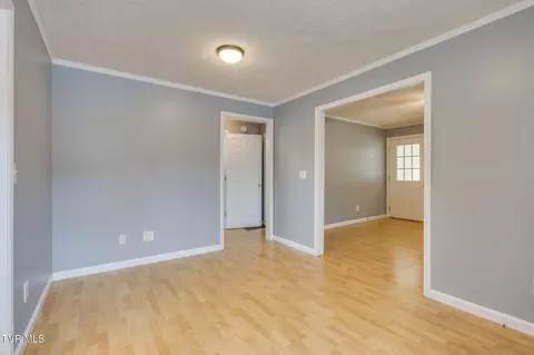 Living - 219 New Avenue Erwin Tn 37650, Erwin, TN 37650 photo 5 of 5
