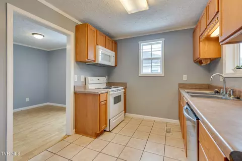 Kitchen - 219 New Avenue Erwin Tn 37650, Erwin, TN 37650 photo 3 of 4