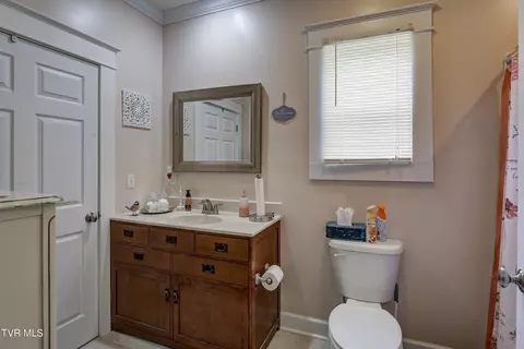 Bath - 315 Love Street Erwin Tn 37650, Erwin, TN 37650 photo 1 of 3