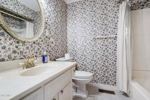 Bath - 1502 Baxter Street Johnson City Tn 37601, Johnson City, TN 37601 photo 1 of 3