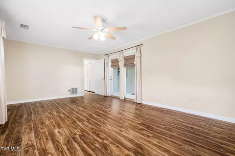 Living - 1502 Baxter Street Johnson City Tn 37601, Johnson City, TN 37601 photo 3 of 3