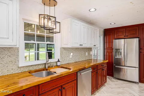 Kitchen - 1502 Baxter Street Johnson City Tn 37601, Johnson City, TN 37601 photo 3 of 4