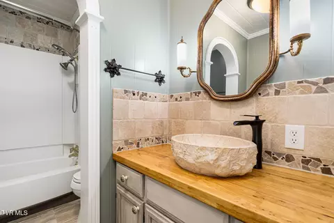 Bath - 1502 Baxter Street Johnson City Tn 37601, Johnson City, TN 37601 photo 3 of 3