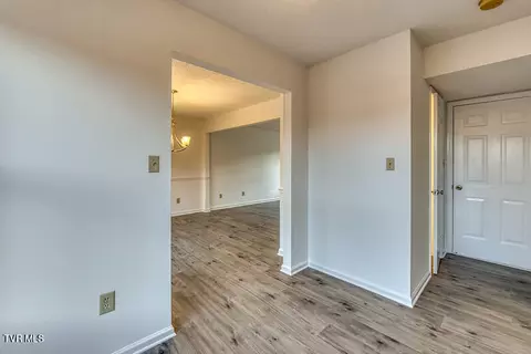 Entry Way - 1725 W Lakeview Drive 1 Johnson City Tn 37601, Johnson City, TN 37601 photo 1 of 1