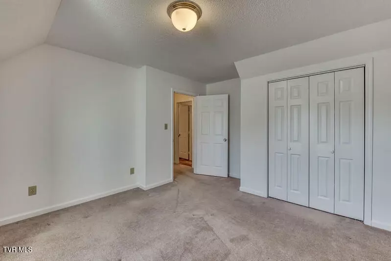 Bedroom - 1725 W Lakeview Drive 1 Johnson City Tn 37601, Johnson City, TN 37601 photo 2 of 3