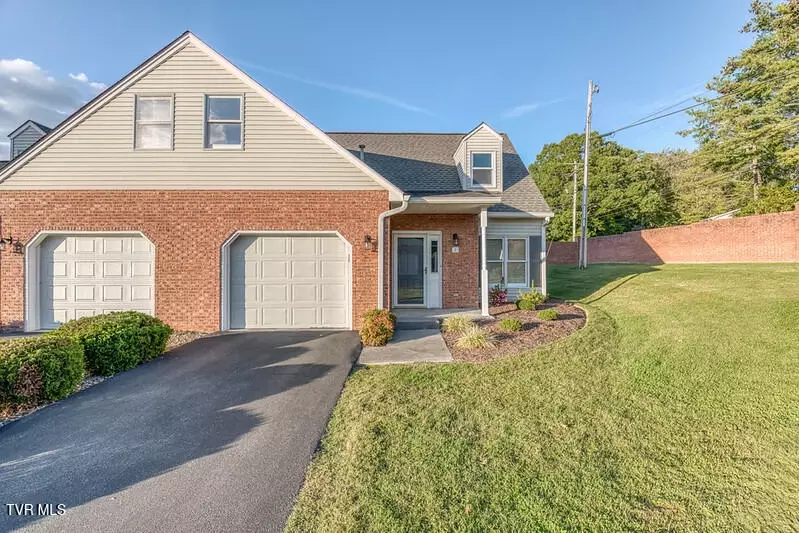 Exterior - 1725 W Lakeview Drive 1 Johnson City Tn 37601, Johnson City, TN 37601 photo 2 of 6