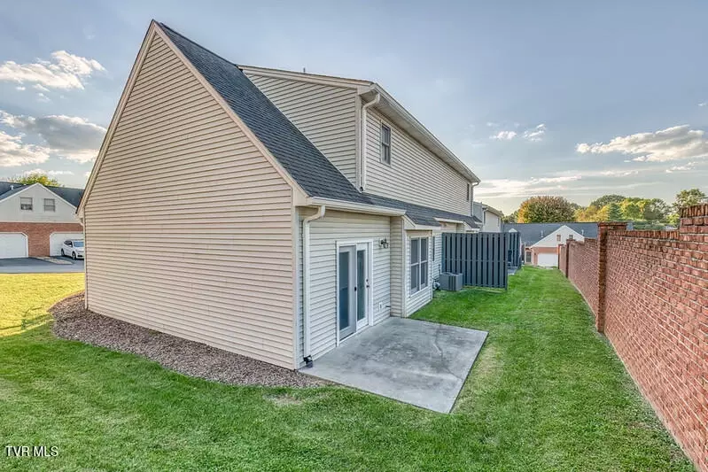 Exterior - 1725 W Lakeview Drive 1 Johnson City Tn 37601, Johnson City, TN 37601 photo 6 of 6