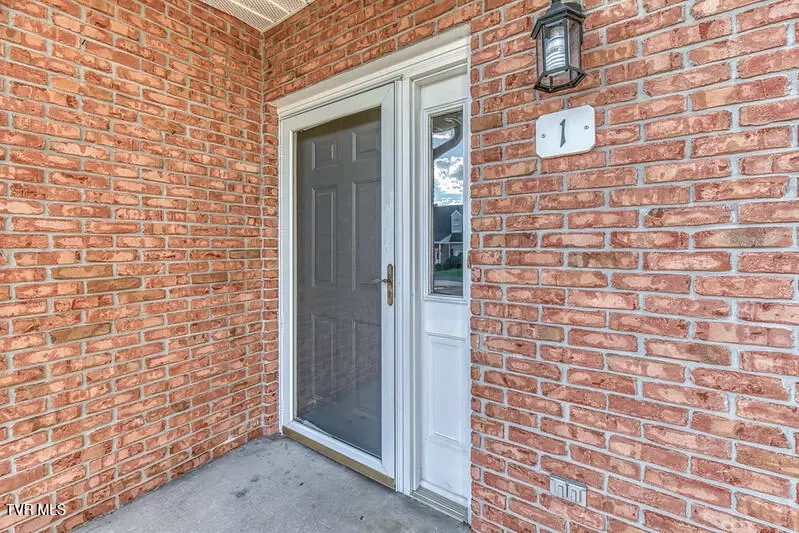 Exterior - 1725 W Lakeview Drive 1 Johnson City Tn 37601, Johnson City, TN 37601 photo 3 of 6